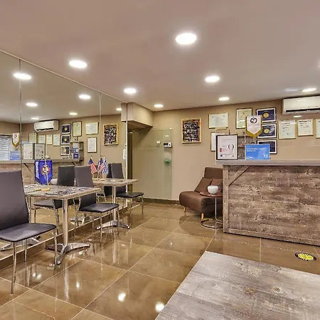 Dorian Boutique Hotel-Apartments 3*